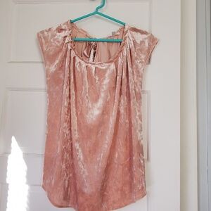 Lauren Conrad crushed velvet pink pleated neck shirt, great condition, size S